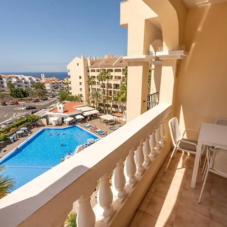 Castle Harbour With Heated Pool Apartman