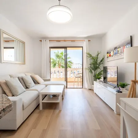 Castle Harbour With Heated Pool Apartmán